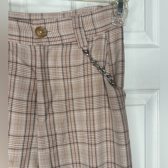 Forever 21 Plaid jogger style cargo pants with removable pocket chain - Picture 2 of 8
